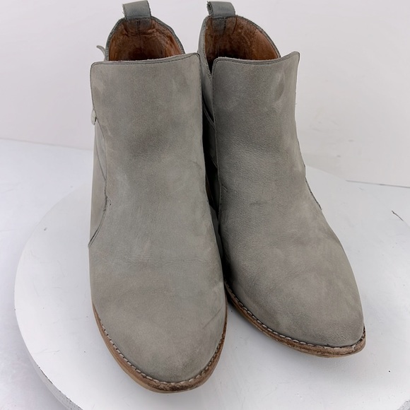 Jeffrey Campbell Womens Jonas Grey Leather Ankle Booties Chunky Block Heel 8.5 - Picture 3 of 9